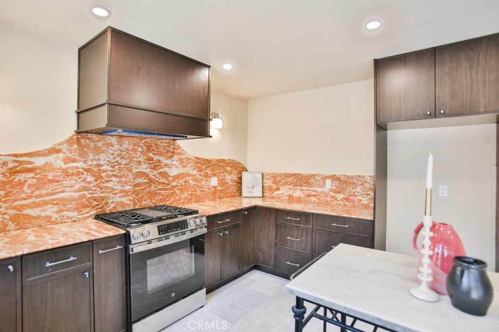 MLS #OC25180654 image #19