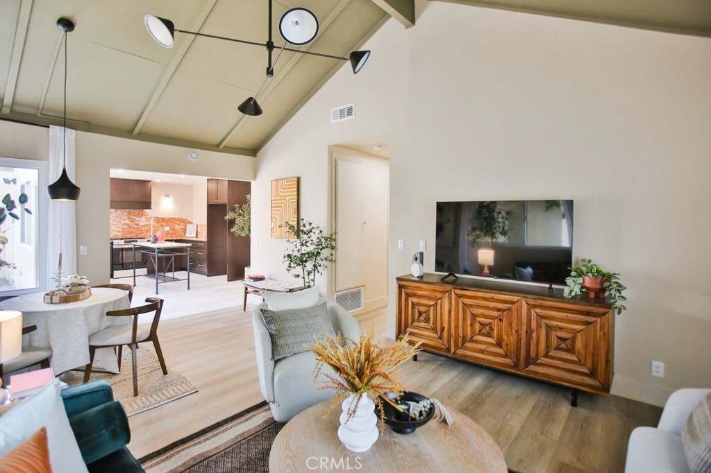 MLS #OC25180654 image #5