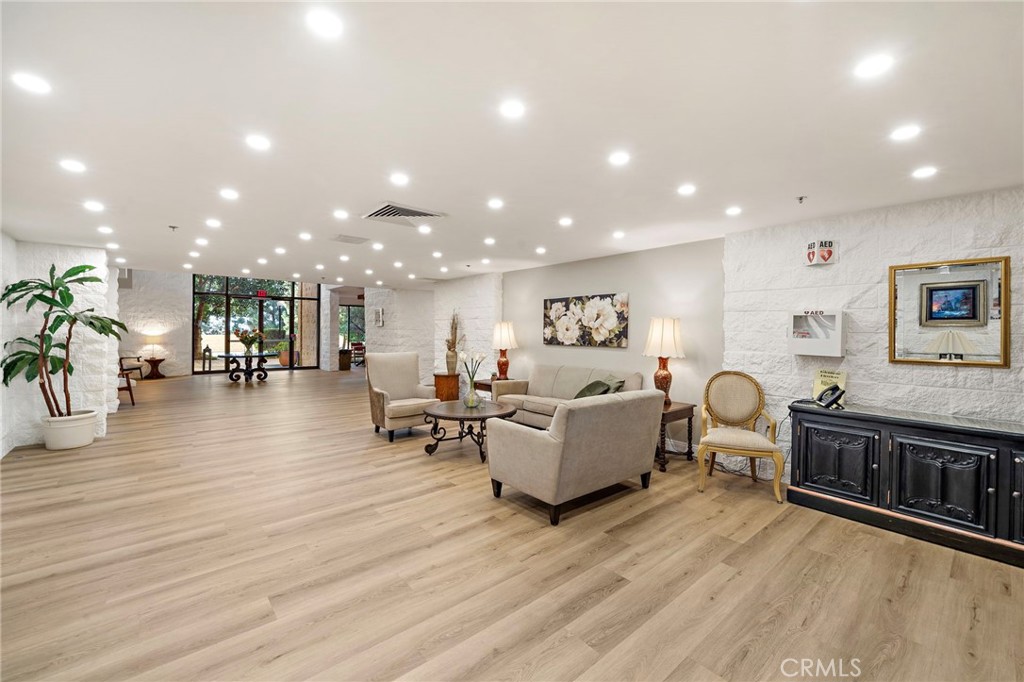 MLS #OC25255034 image #11