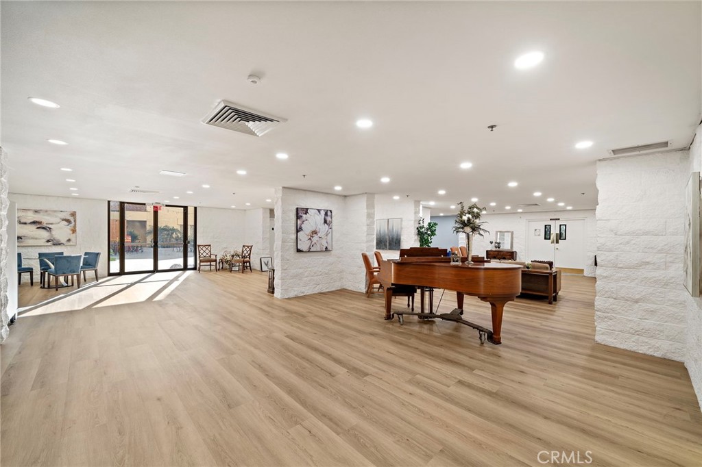 MLS #OC25255034 image #12