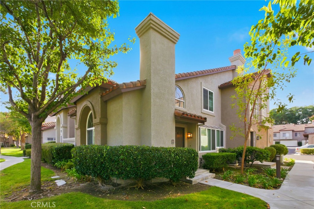 MLS #OC25255064 image #1