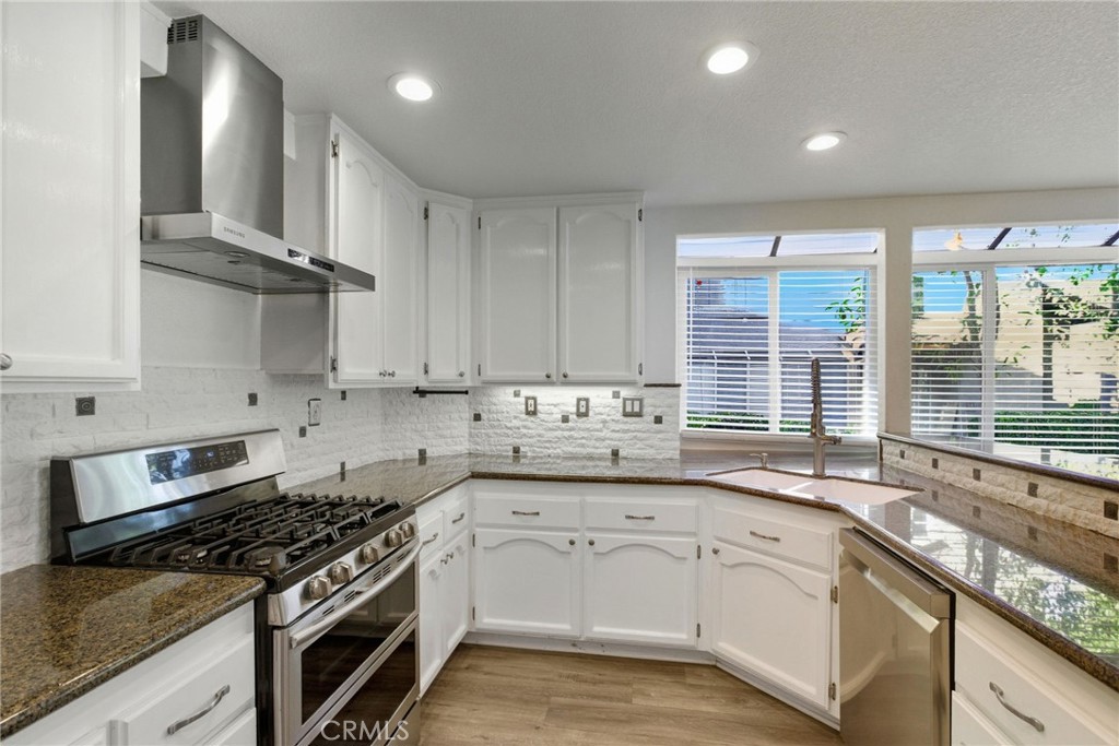 MLS #OC25255064 image #10