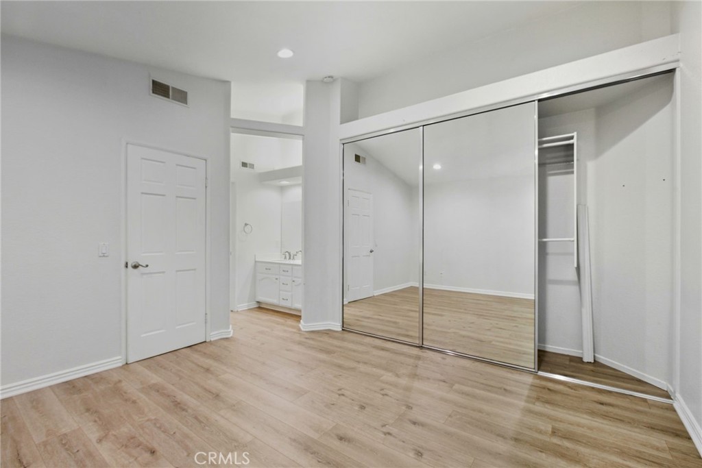 MLS #OC25255064 image #17