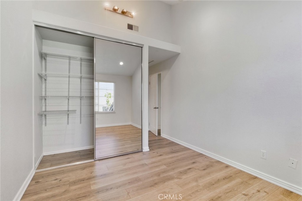 MLS #OC25255064 image #22