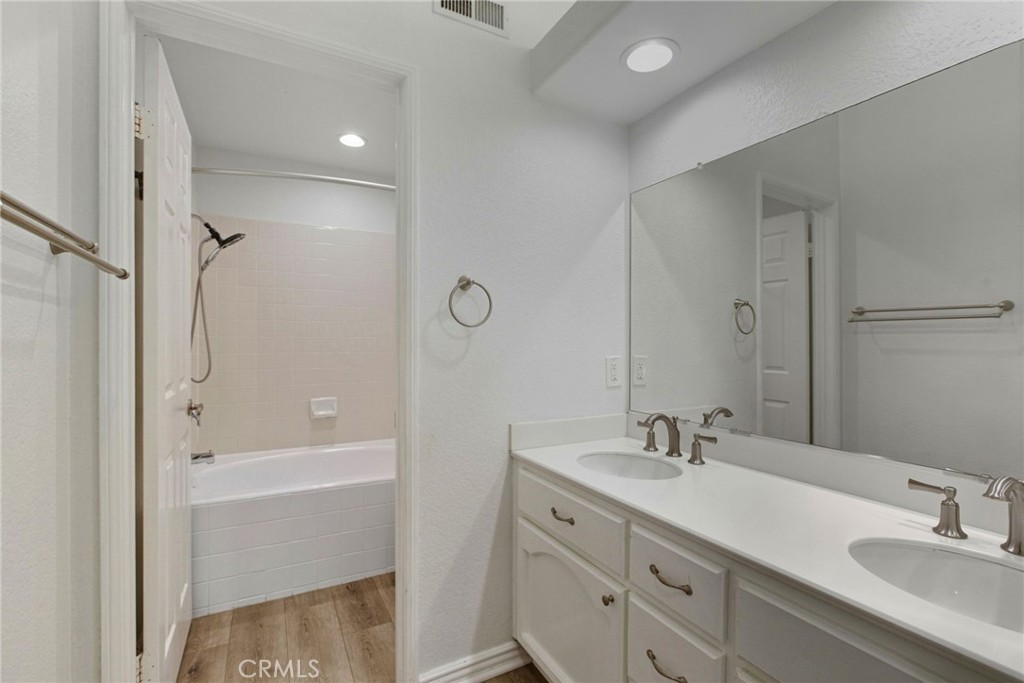 MLS #OC25255064 image #27