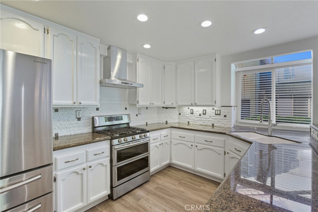 MLS #OC25255064 image #9