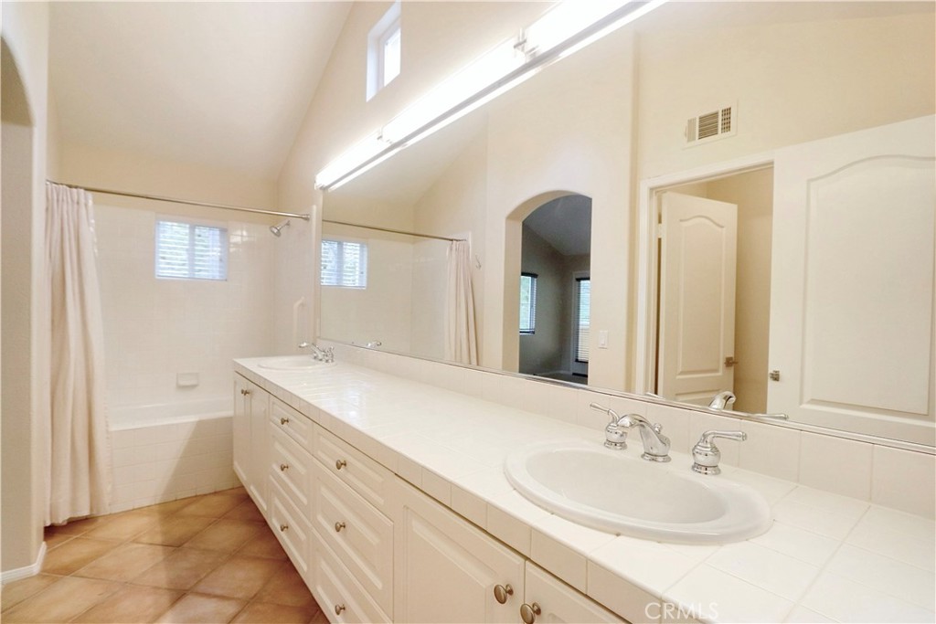 MLS #OC25255124 image #12