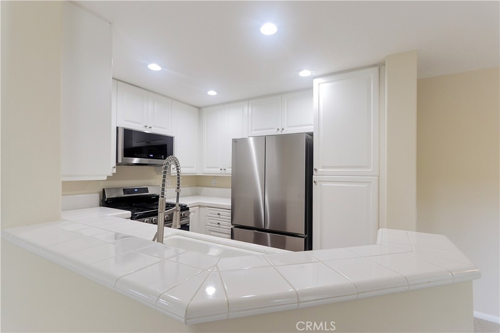 MLS #OC25255124 image #3