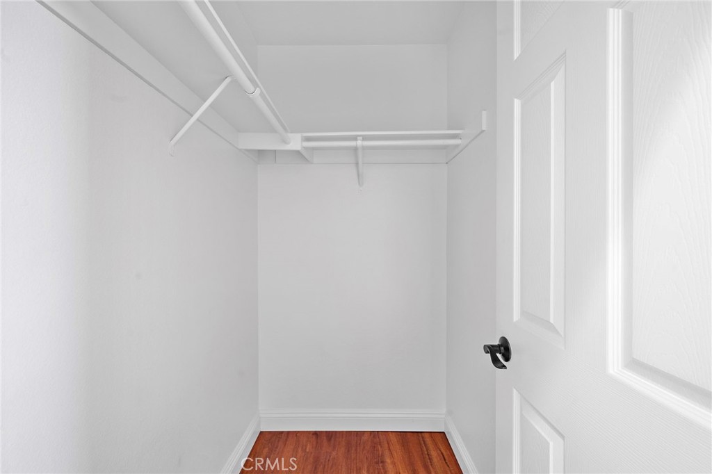 MLS #OC25255139 image #32