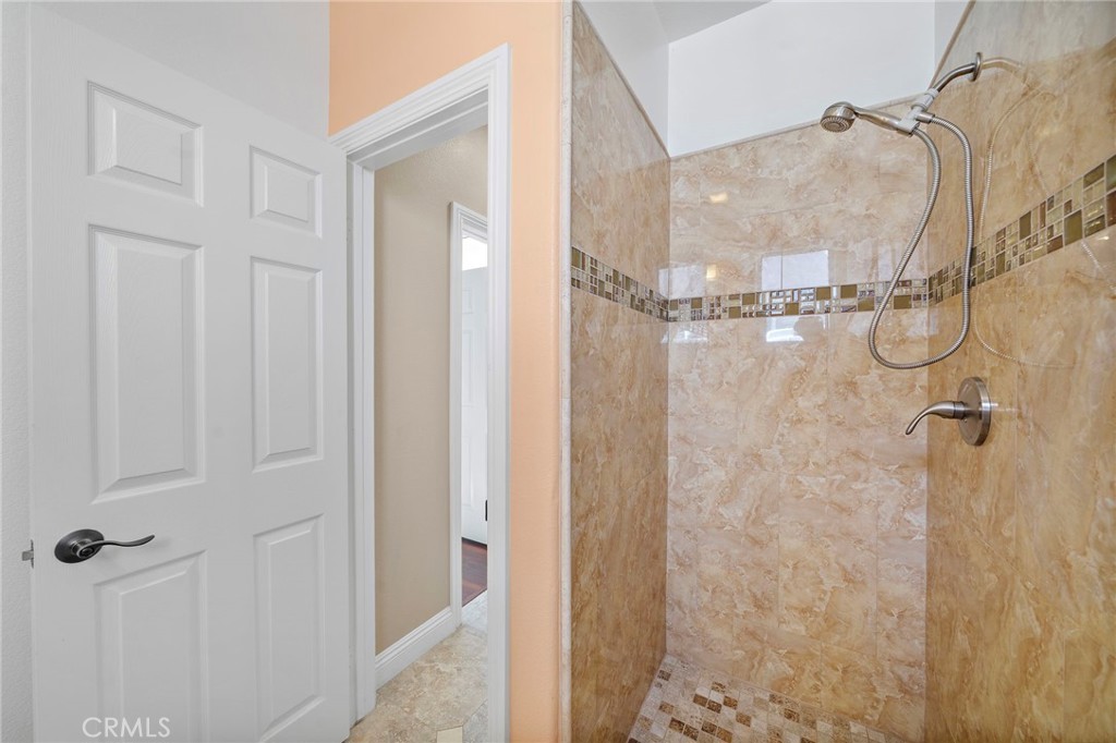 MLS #OC25255139 image #4