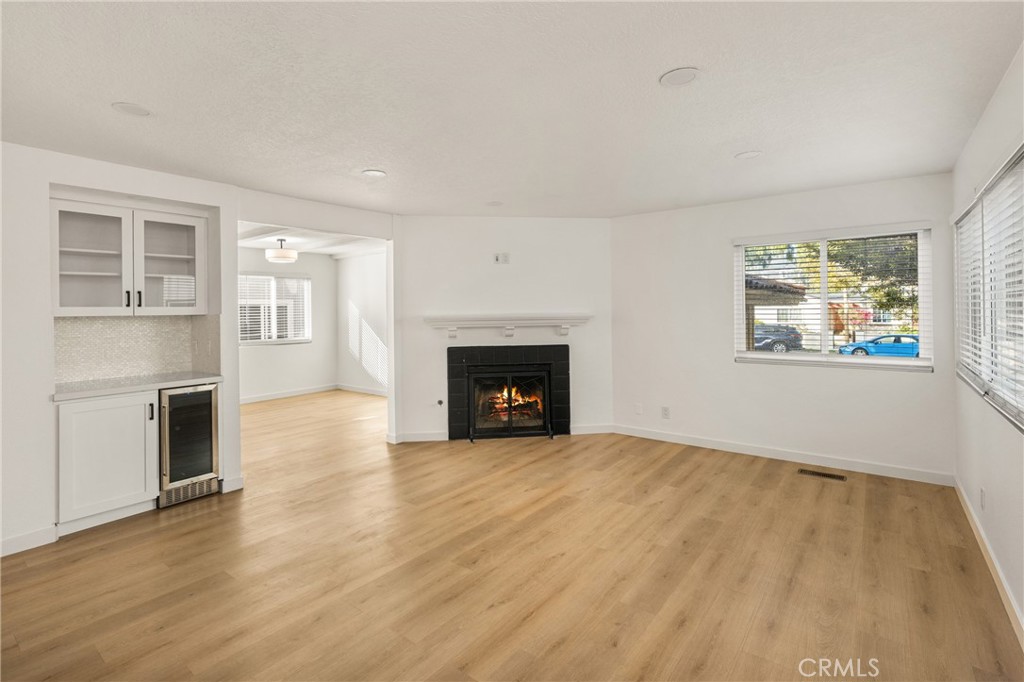 MLS #OC25255151 image #2