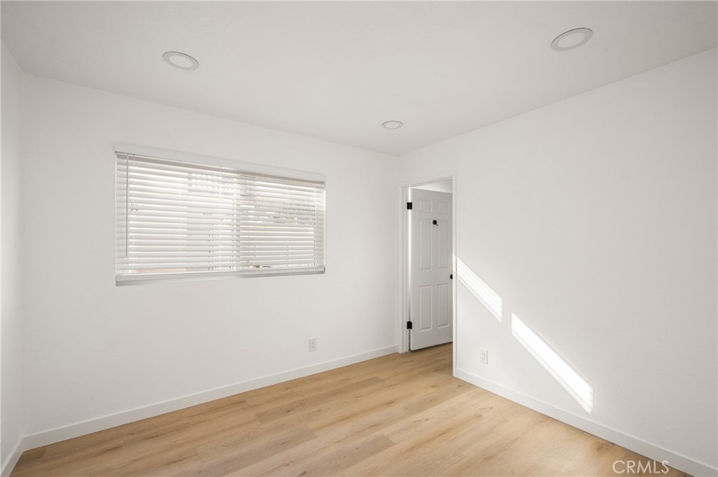 MLS #OC25255151 image #25