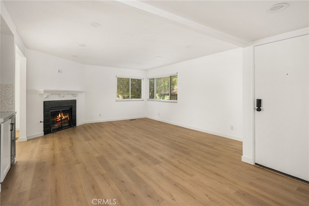 MLS #OC25255151 image #4