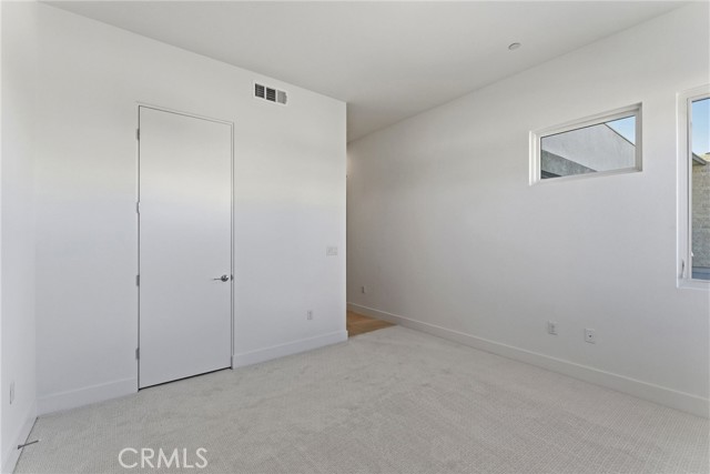 MLS #OC25255212 image #13