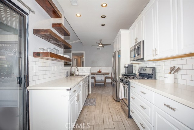 MLS #OC25255227 image #1