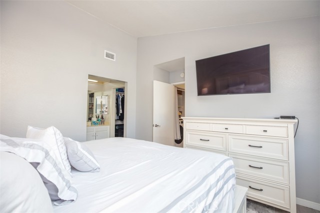 MLS #OC25255227 image #14