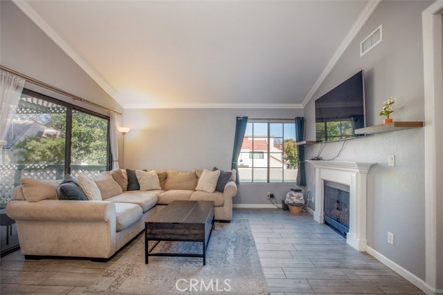 MLS #OC25255227 image #8