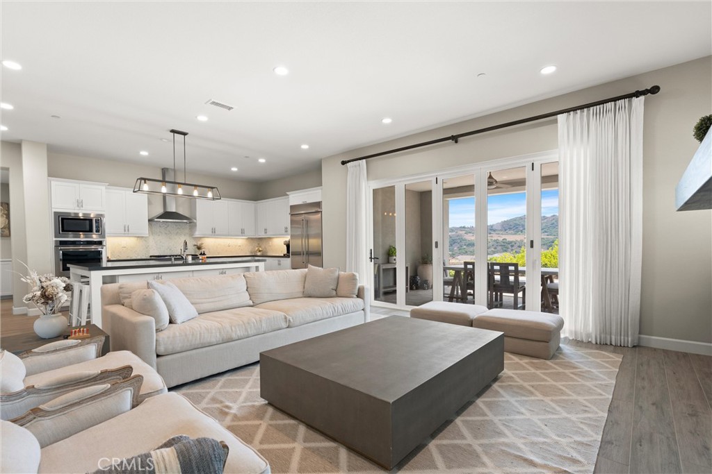 MLS #OC25255296 image #11