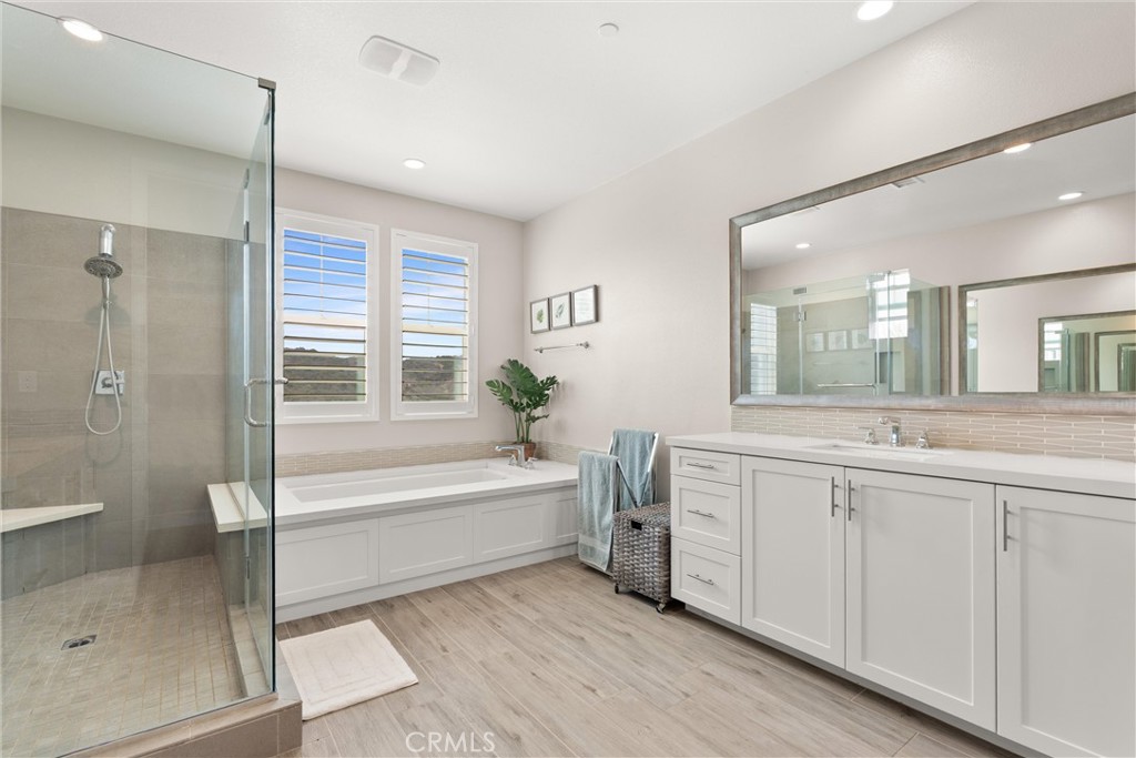 MLS #OC25255296 image #23