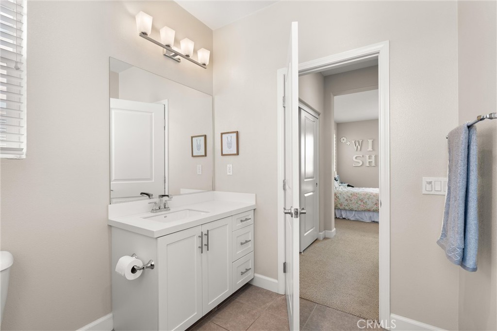 MLS #OC25255296 image #32