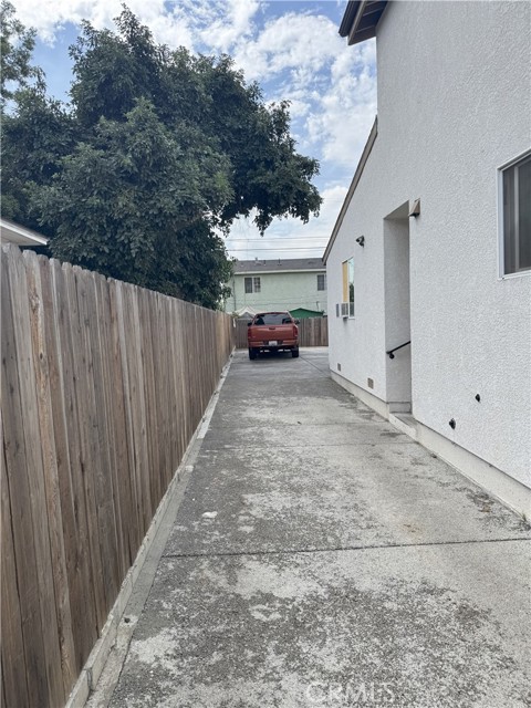 MLS #OC25255315 image #4