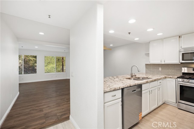 MLS #OC25255332 image #14