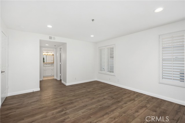 MLS #OC25255332 image #31