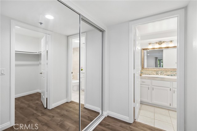 MLS #OC25255332 image #32