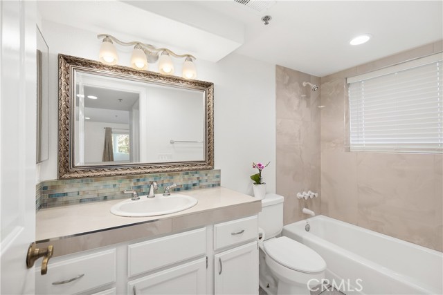 MLS #OC25255332 image #33