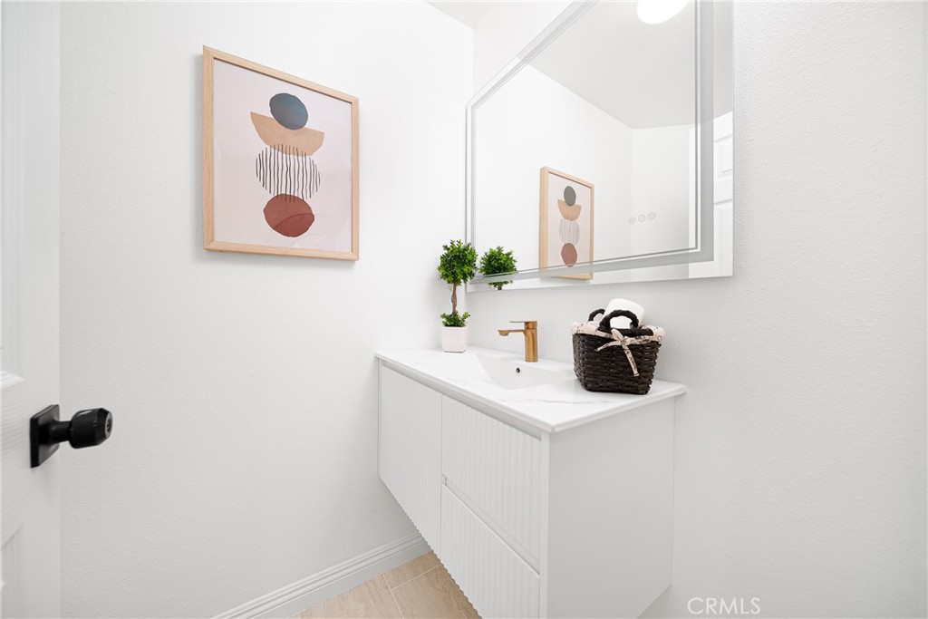 MLS #OC25255376 image #30