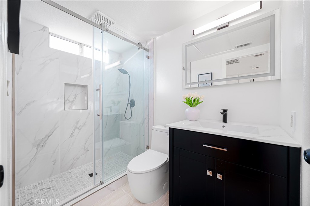 MLS #OC25255376 image #41