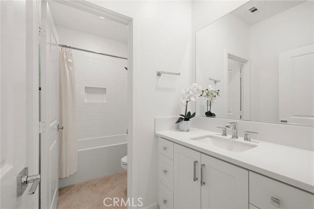 MLS #OC25255406 image #28