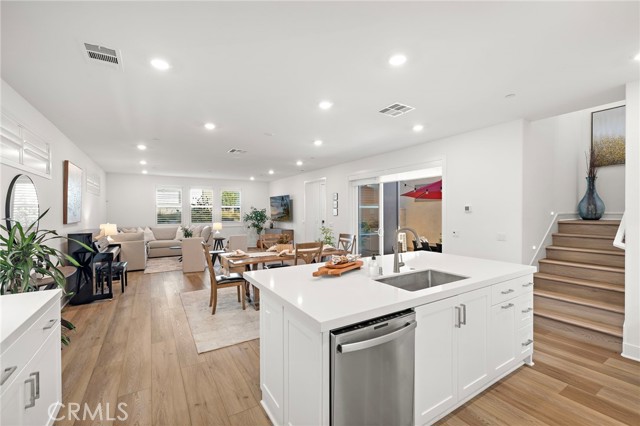 MLS #OC25255406 image #8