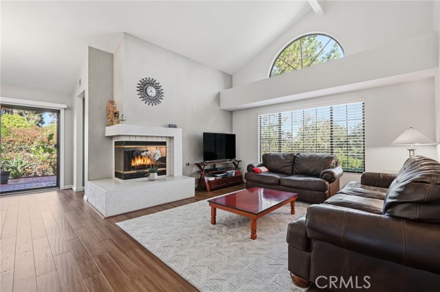 MLS #OC25255411 image #4