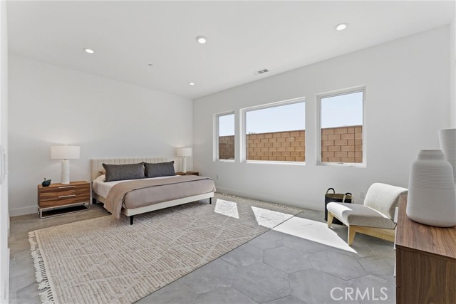 MLS #OC25255465 image #12