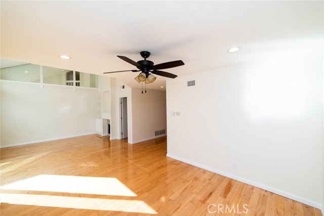 MLS #OC25255490 image #11