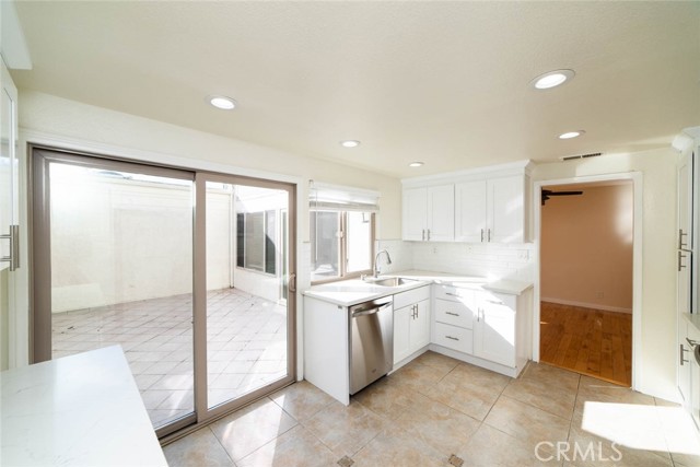 MLS #OC25255490 image #14