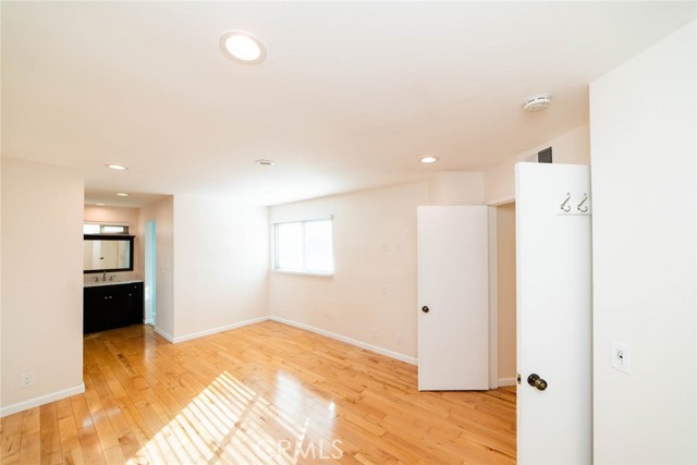 MLS #OC25255490 image #26