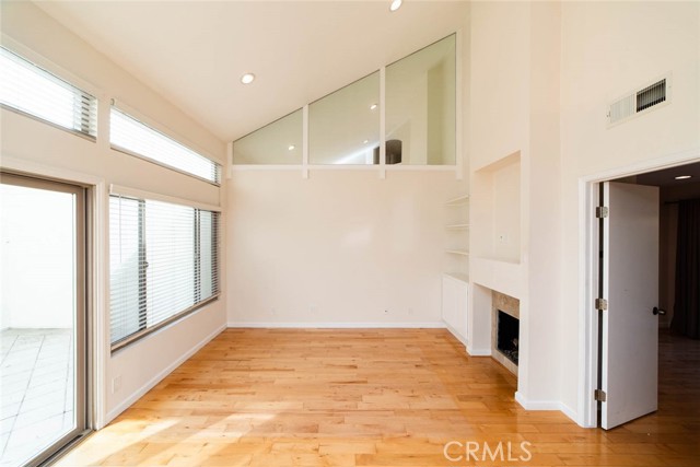 MLS #OC25255490 image #3