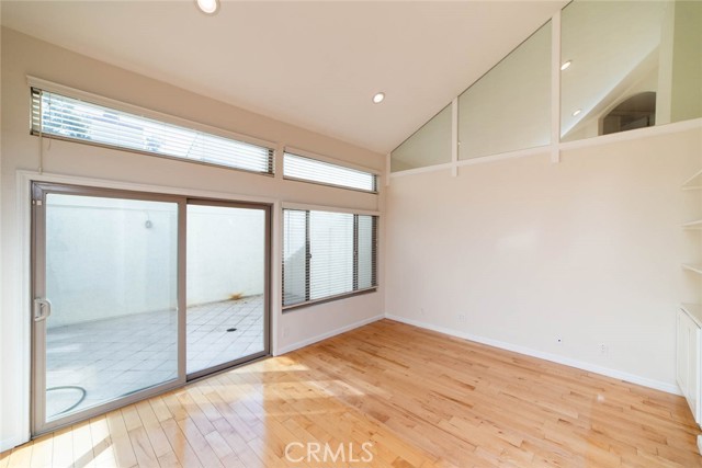 MLS #OC25255490 image #6