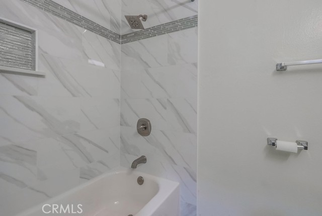 MLS #OC25255495 image #16