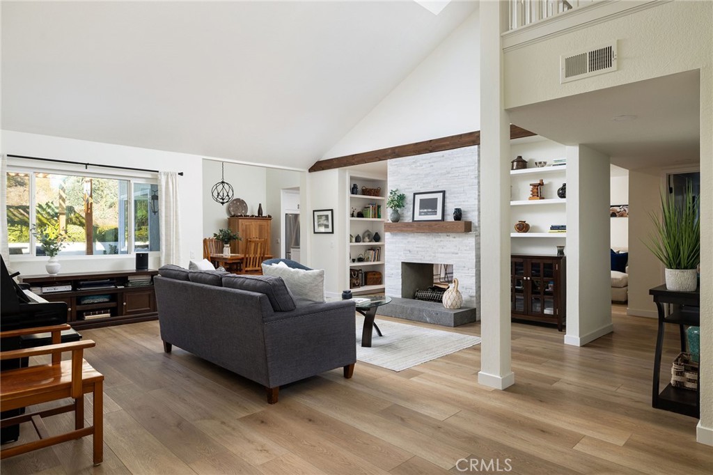 MLS #OC25255509 image #2