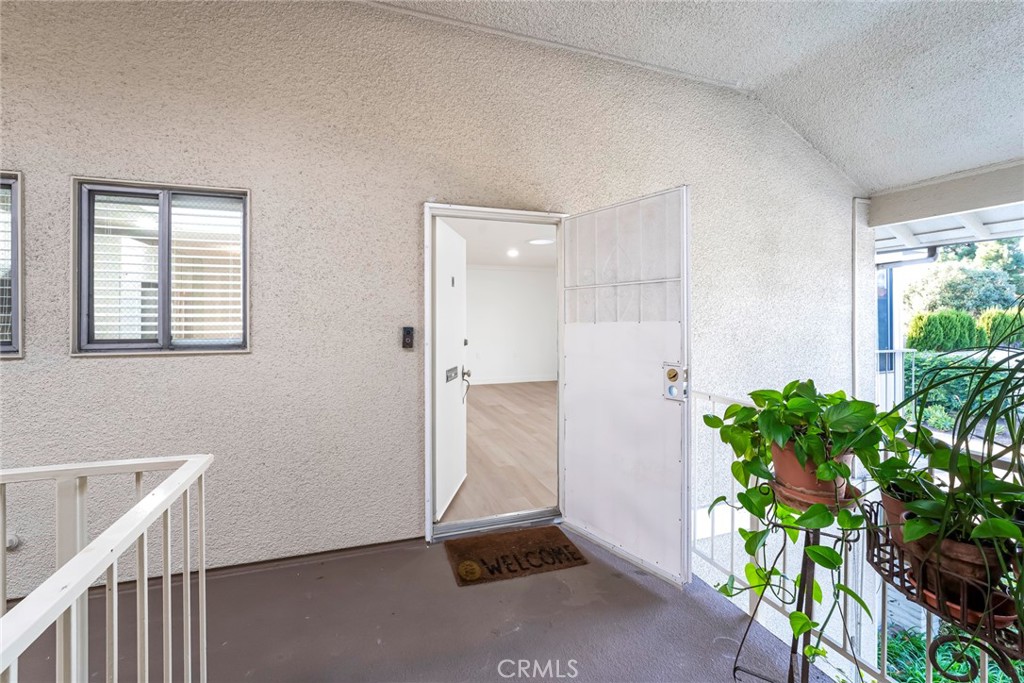 MLS #OC25255577 image #1