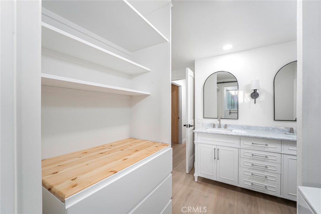 MLS #OC25255577 image #17