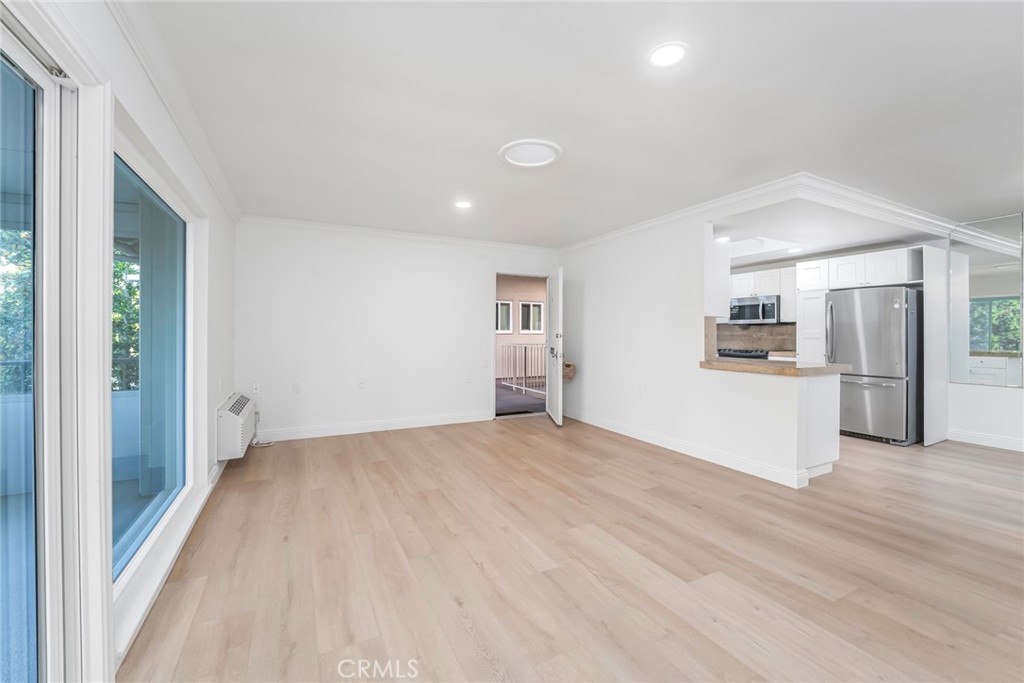 MLS #OC25255577 image #2