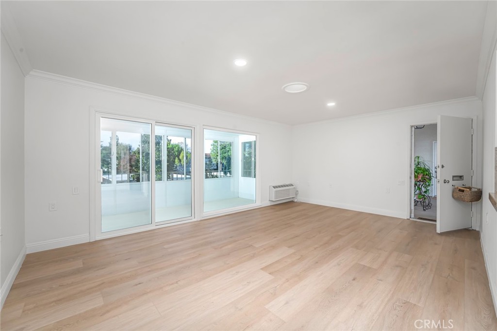 MLS #OC25255577 image #3