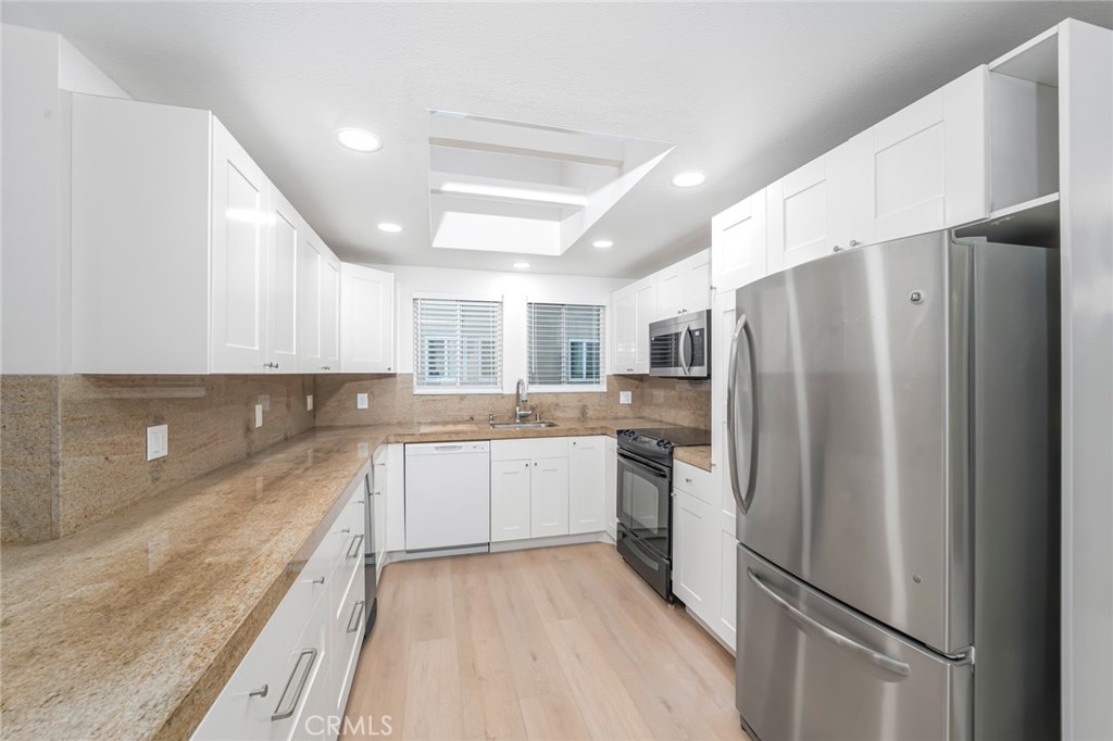 MLS #OC25255577 image #5