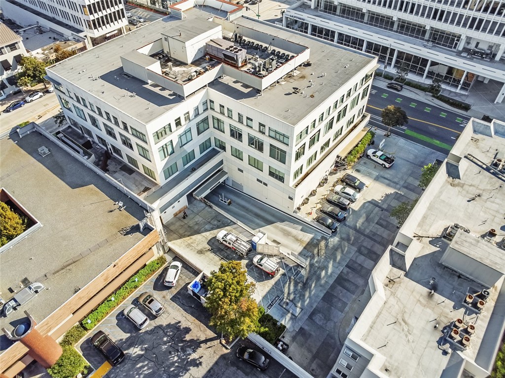 MLS #OC25255620 image #24