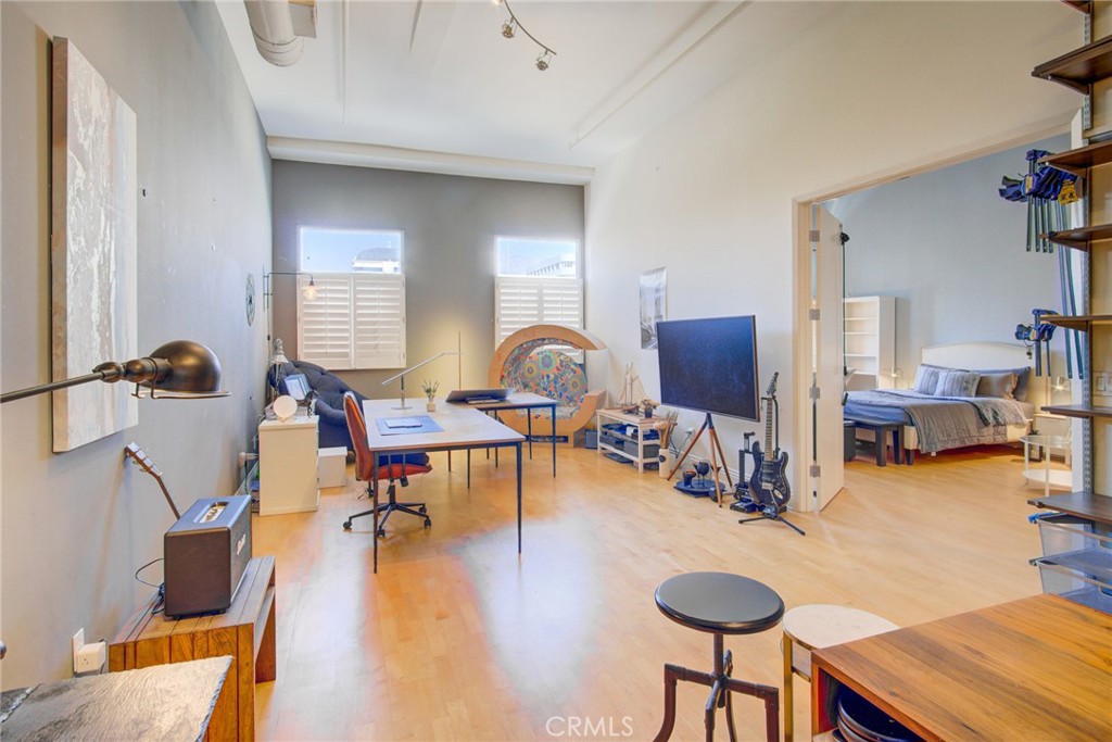 MLS #OC25255620 image #3