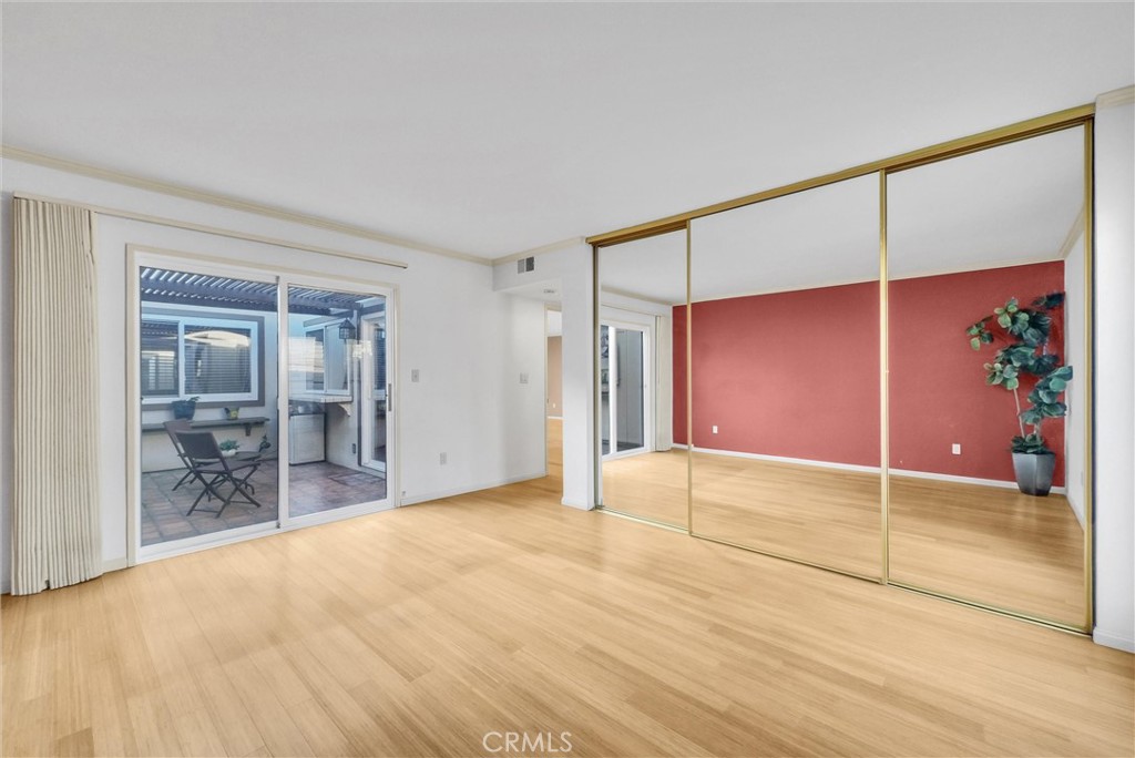 MLS #OC25255657 image #15